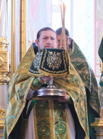 В Преображенском соборе Божественную литургию возглавил митрополит Мурманский и Мончегорский Митрофан