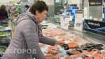 Опасность на прилавке: эта красная рыба разрушает микрофлору и повышает риск рака