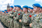 47 подростков получили свидетельства парашютистов в Нижегородском кремле