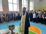 Благочинный Дальнеконстантиновского округа совершил молебны на начало учебного года в школах района