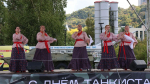 Под звуки праздничных орудий