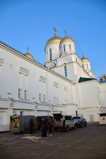 Клирик Автозаводского благочиния благословил отправку гуманитарного груза в зону СВО
