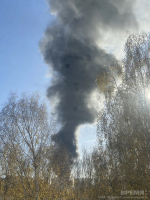 Магазин стройматериалов горит рядом с рынком «Народный»