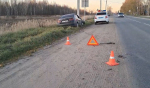 Машина врезалась в столб в Нижнем Новгороде: двое пострадали - фото 1